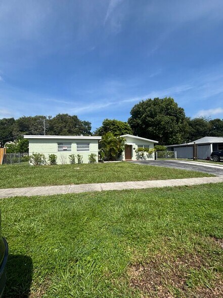 Building Photo - 9100 Bamboo Dr