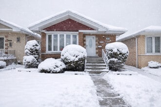 Building Photo - 6436 S Lamon Ave