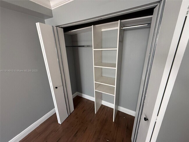 Building Photo - 9723 NW 49th Terrace