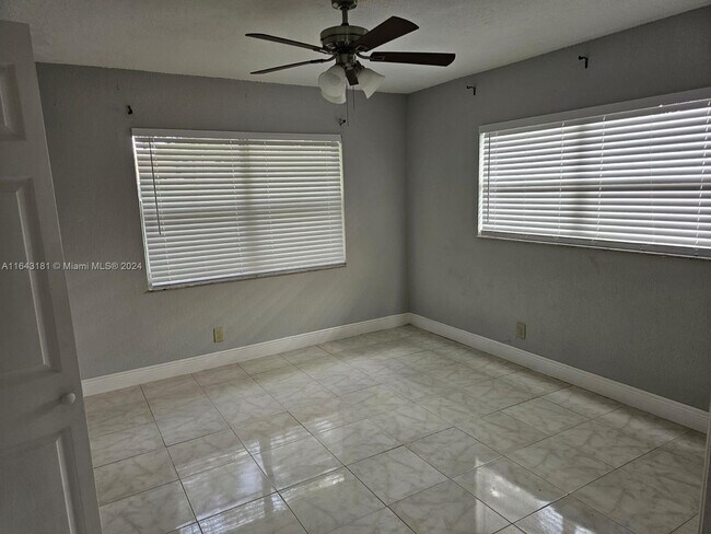Building Photo - 8304 NW 35th St