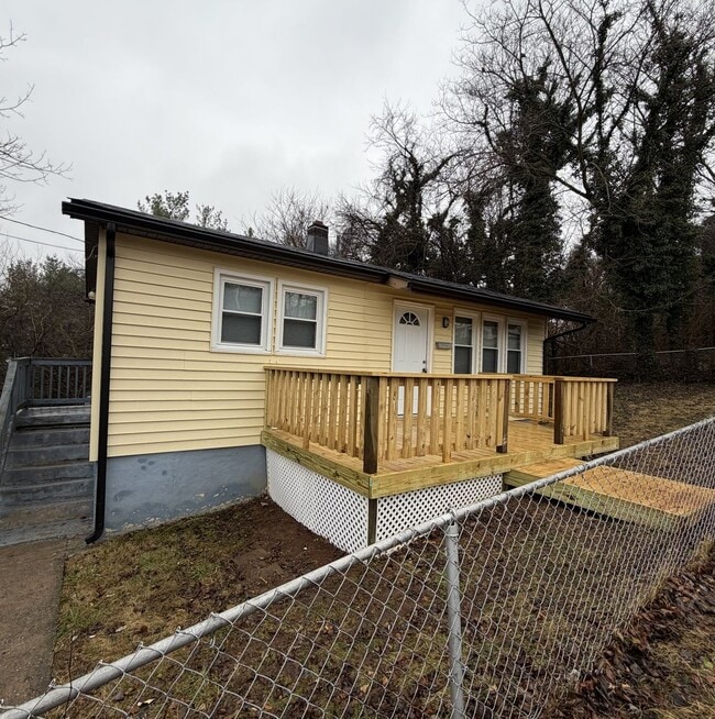 Building Photo - 1810 Laurel St