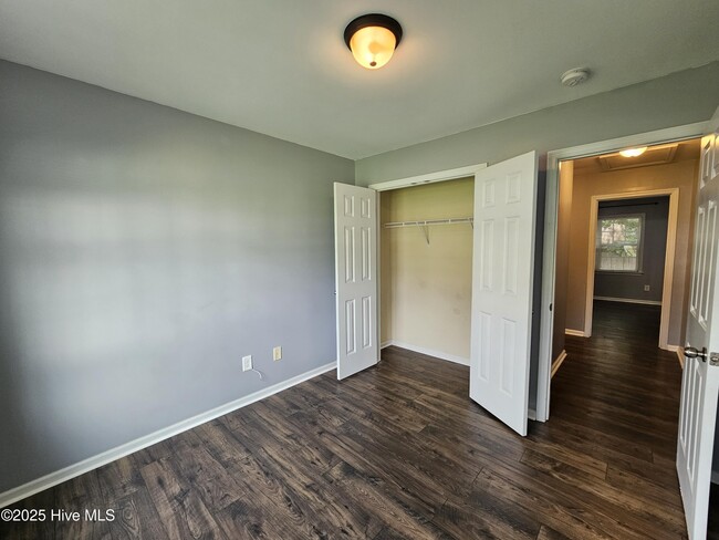 Building Photo - 2013 W T Whitehead Dr