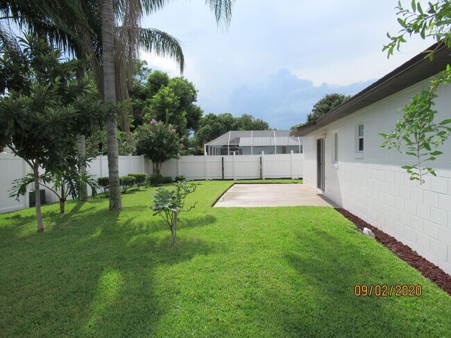 Building Photo - Cozy 3 Bedroom Port Orange Home with Fence...