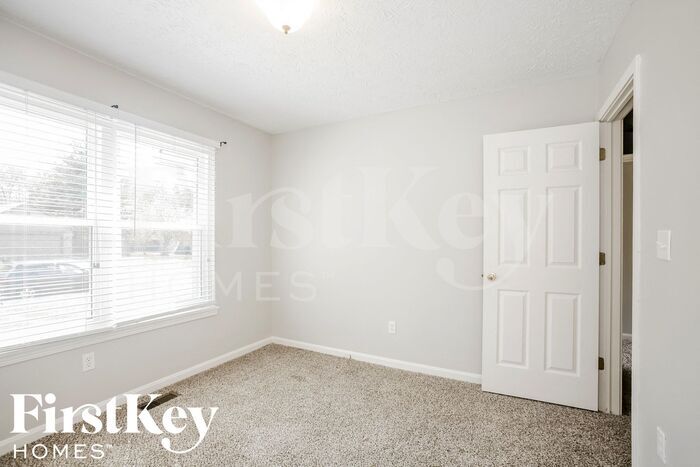 Building Photo - 6560 Springview Dr