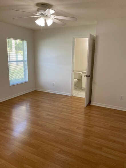 Building Photo - 3321 India Palm Dr