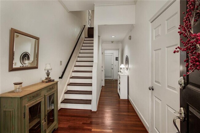 Building Photo - 1467 Monroe Dr NE