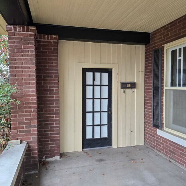 Building Photo - 551 E Boswell St