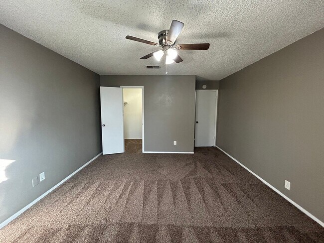 Building Photo - Saginaw Texas Homes for Rent "Eagle Mtn-Sa...