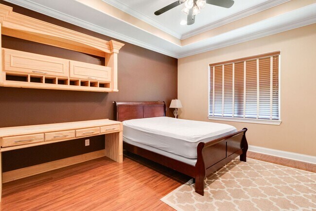Building Photo - AVAILABLE FOR RENT IN LAFAYETTE!