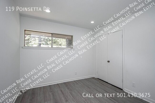 Building Photo - 119 Poinsetta Dr