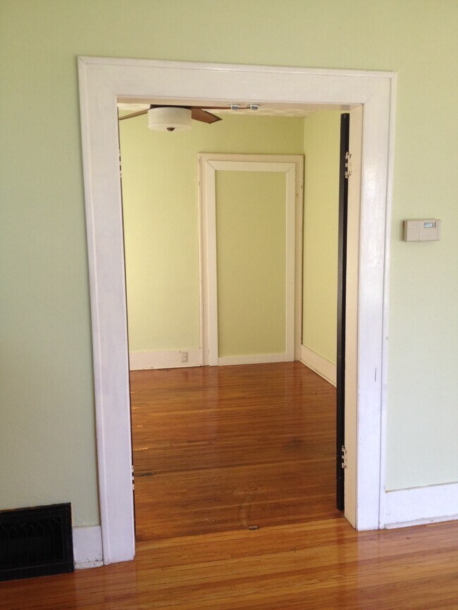 bedrooom - 1413 Ross St