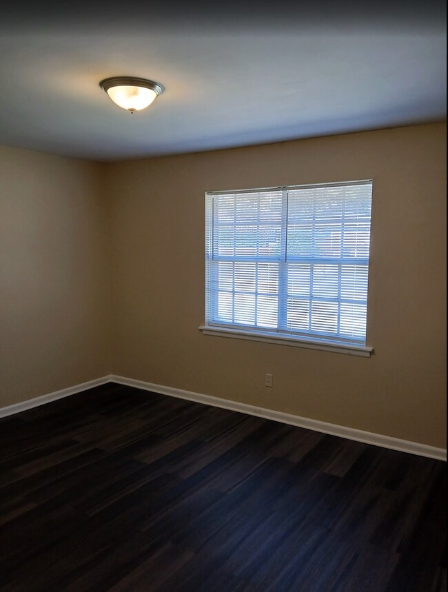 Building Photo - MOVE IN READY! NOW AVAILABLE!!! $0 SECURIT...