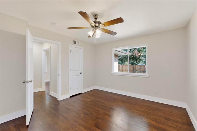 Building Photo - 2404 Bentley Ave