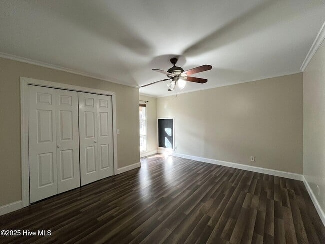 Building Photo - 7 Ash Ct