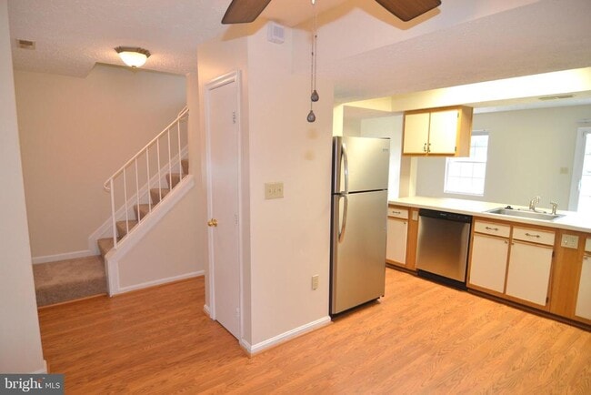 Building Photo - 46358 Columbus Dr