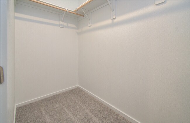 Building Photo - 25364 Carnation Ct