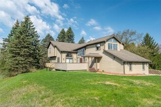 Building Photo - 1083 N Livernois Rd