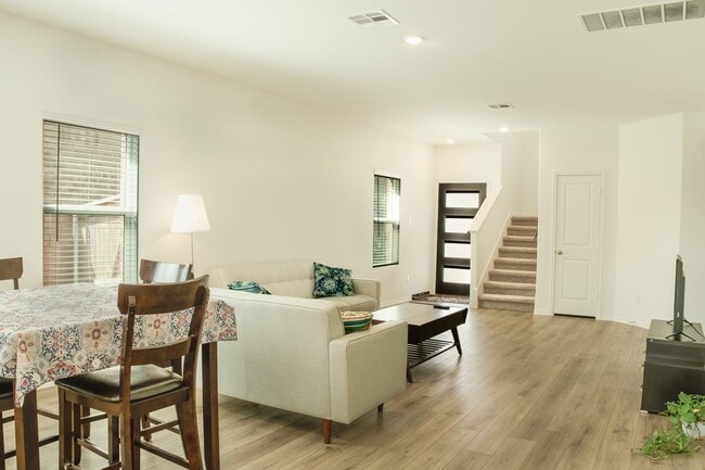 Building Photo - 311 Canley Lp