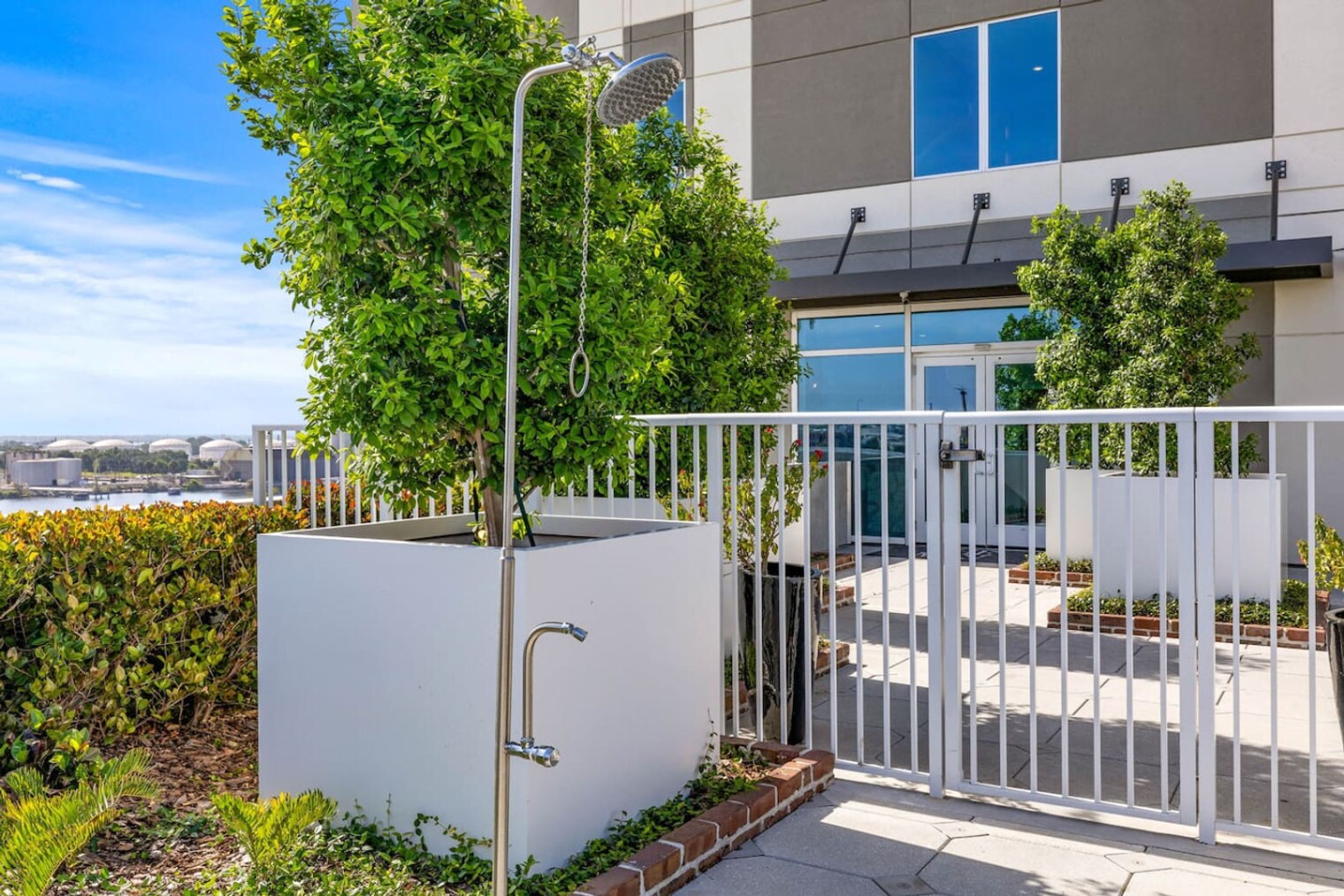 Building Photo - 605 N 12th St