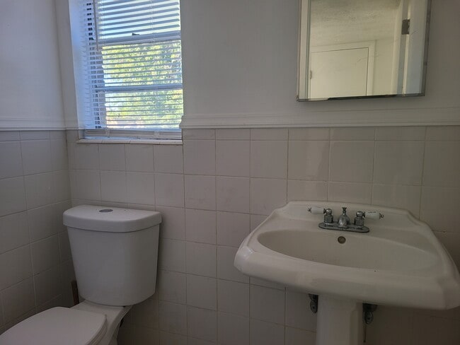 Building Photo - 6945 Cinderella Rd