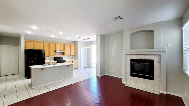 Building Photo - 10028 W Cherokee Ave