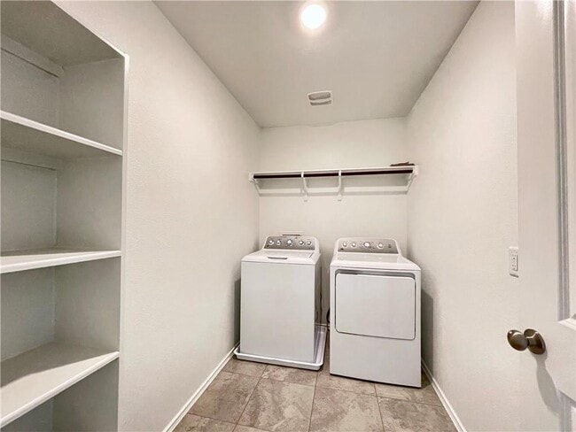Building Photo - 118 Canley Lp