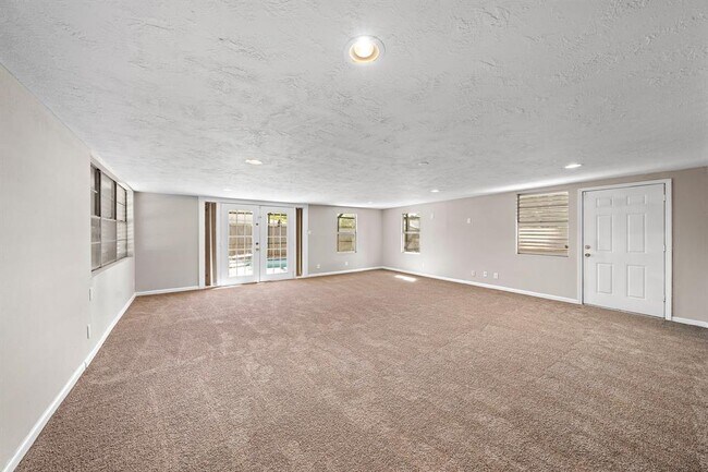Building Photo - 1033 25th St N