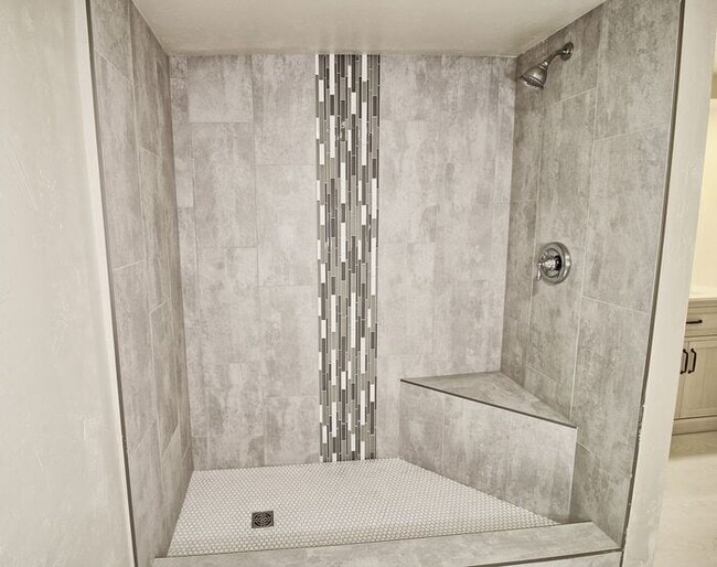 Building Photo - Nice 3 Bed 1 Bath Basement Apartment Close to Downtown GJ