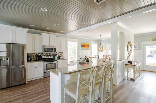 Building Photo - 68 Cobia St