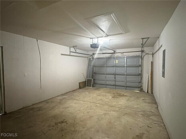 Building Photo - 1321 Diplomat Pkwy E