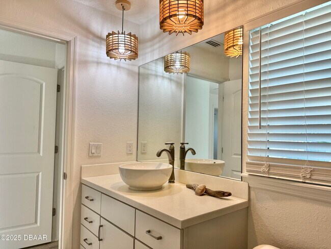 Building Photo - 126 Ormwood Dr