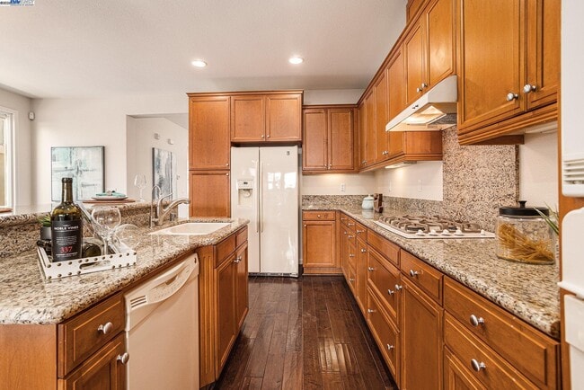 Building Photo - 463 W Felicidad Ave