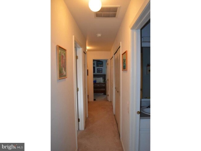 Building Photo - 302 Doral Dr