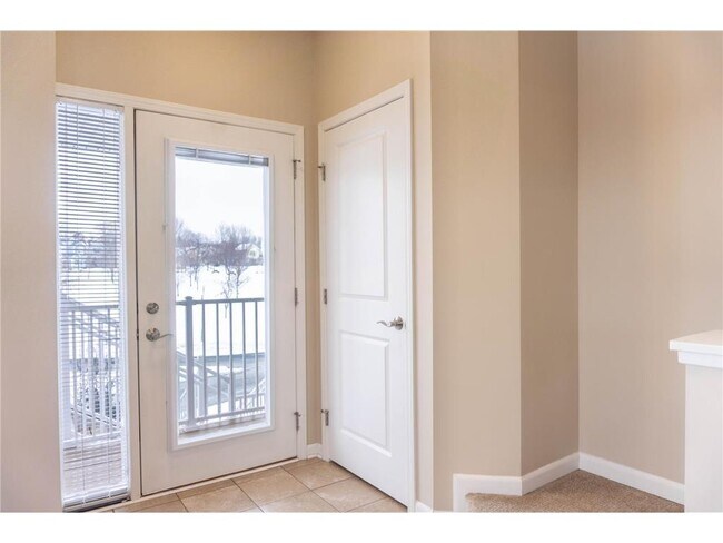 Building Photo - 2980 Clover Ridge Dr