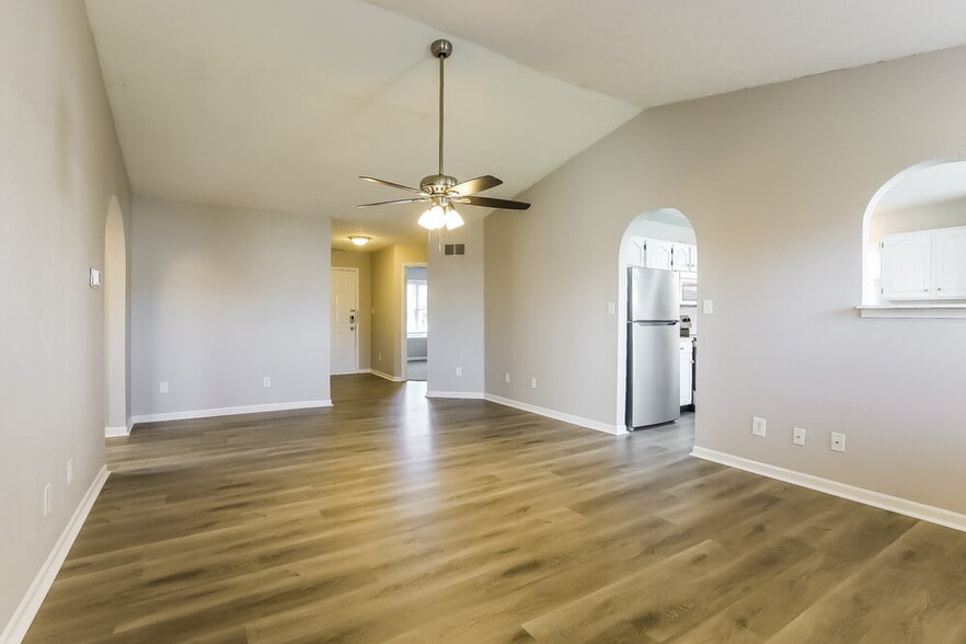 Building Photo - 121 Tracy Ridge Blvd