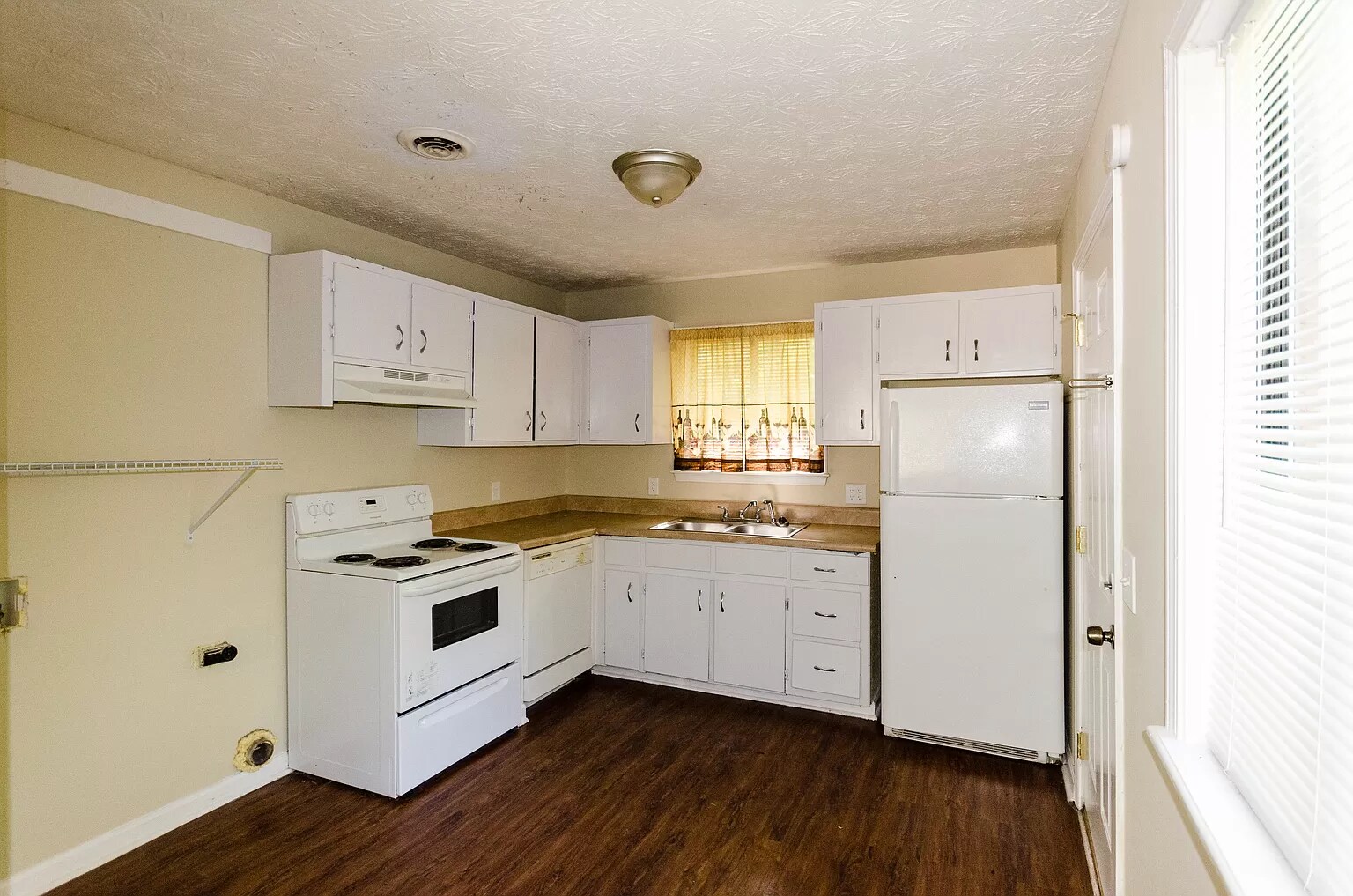 Building Photo - 111 Langford Ct