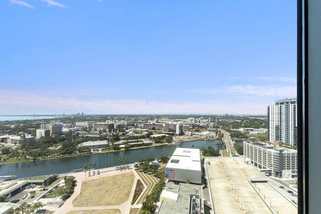 Building Photo - 777 N Ashley Dr