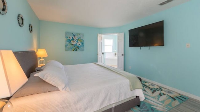 Building Photo - 8573 La Isla Dr
