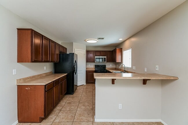 Building Photo - 39245 N Cali Cir