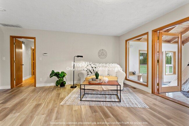 Building Photo - Stunning 3-Bedroom Mid-Century Modern Home...