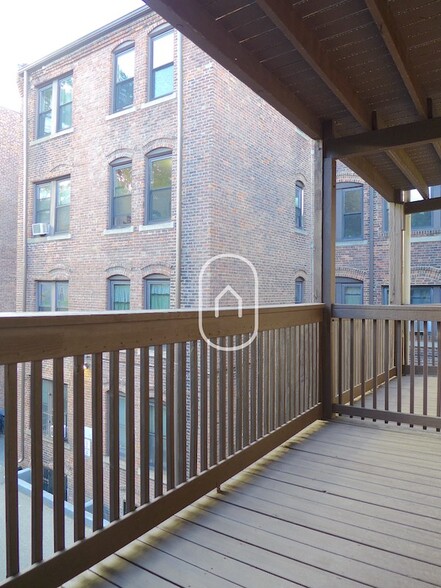 Building Photo - 186 Kelton St