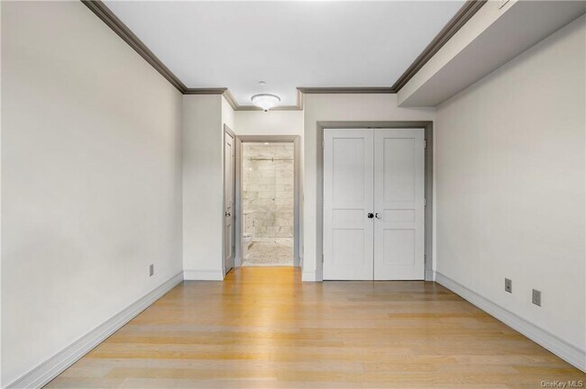 Building Photo - 26 East Pkwy