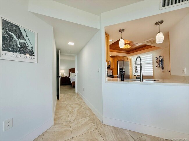 Building Photo - 8800 S Ocean Dr