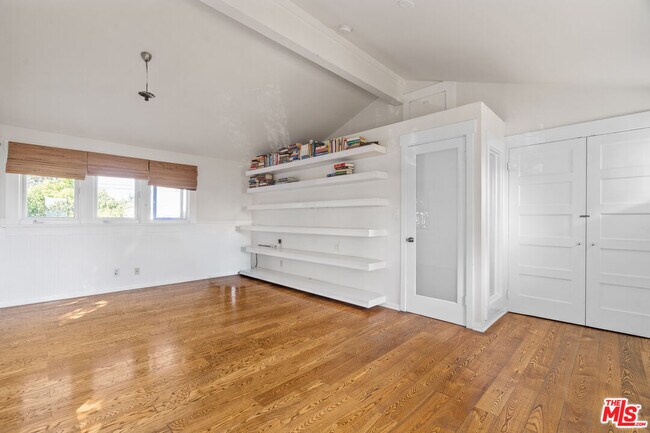 Building Photo - 1640 Electric Ave