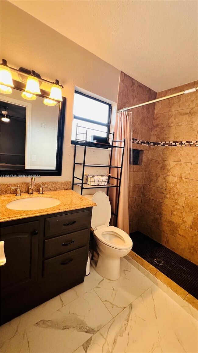 Building Photo - 581 SW Banks Terrace