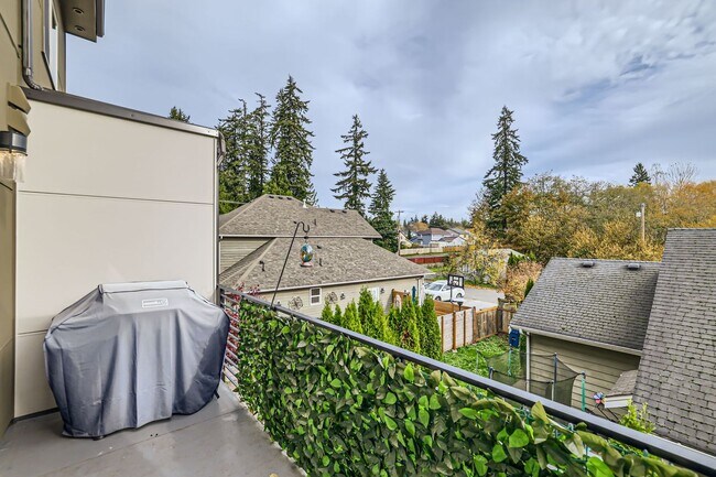 Building Photo - New Construction!  Spacious Modern Townhome in Edmonds.