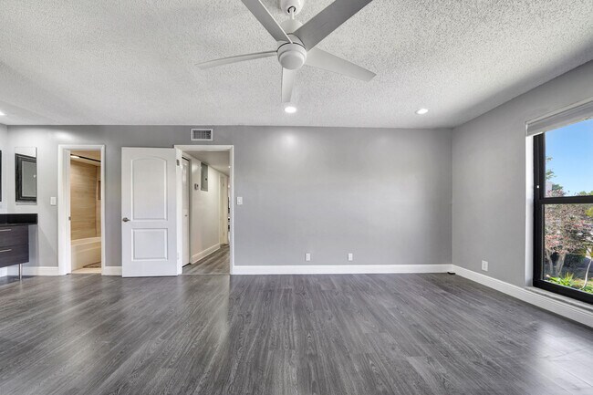Building Photo - 516 Osprey Dr