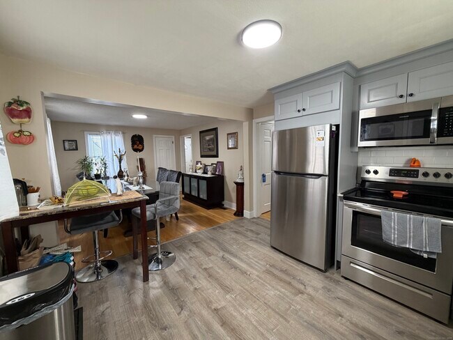 Building Photo - 128 Harlan St