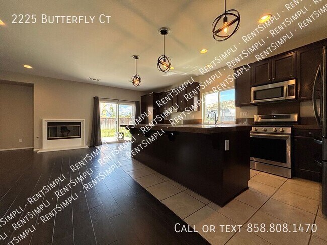 Building Photo - 2225 Butterfly Ct