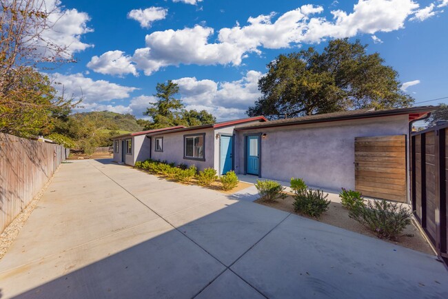 Building Photo - Fresh and clean remodeled home